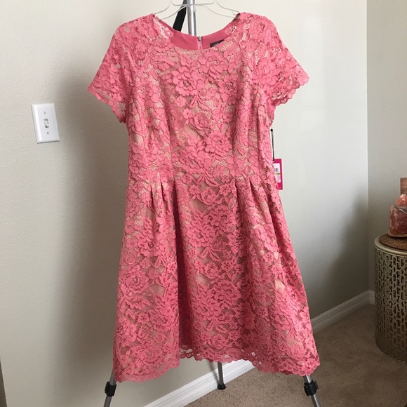 Pink lace A-line cocktail dress - Picture 1 of 7